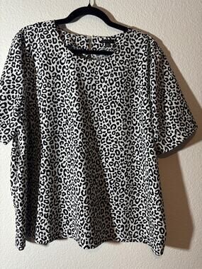 Ann Taylor Women's Size XXL Black & White Leopard Cheetah Animal Print Blouse